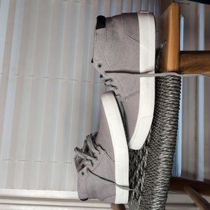 Non slip shoes for crews